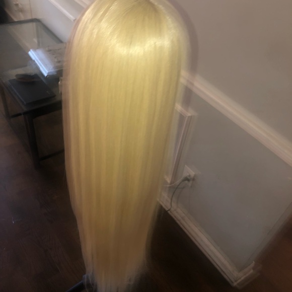 42” 613 wig full ear to ear lace - Picture 3 of 5
